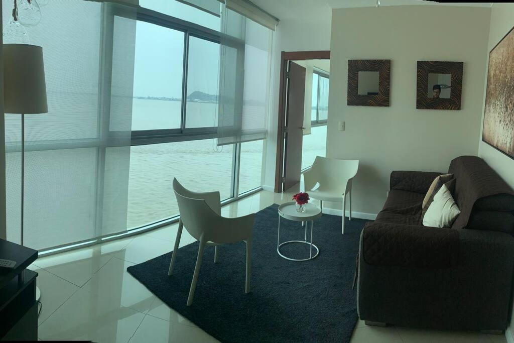 Apartamento Vista Al Rio Puerto Santana Riverfront 1 Guayaquil Dış mekan fotoğraf
