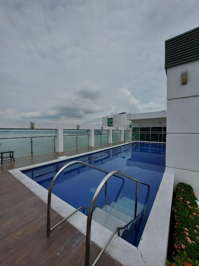 Apartamento Vista Al Rio Puerto Santana Riverfront 1 Guayaquil Dış mekan fotoğraf