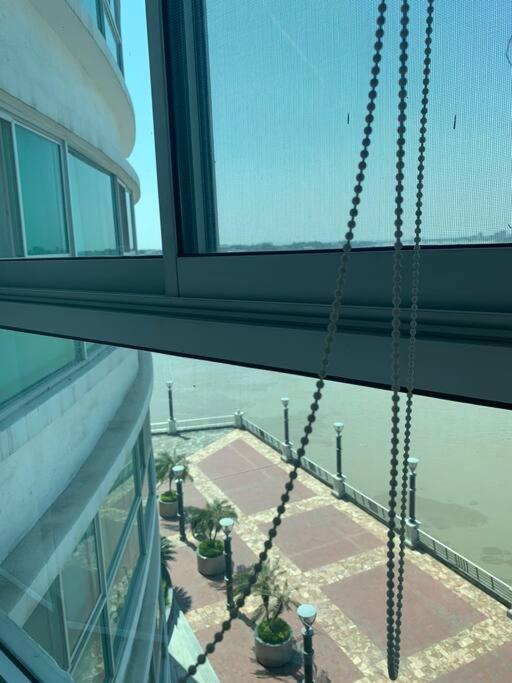 Apartamento Vista Al Rio Puerto Santana Riverfront 1 Guayaquil Dış mekan fotoğraf